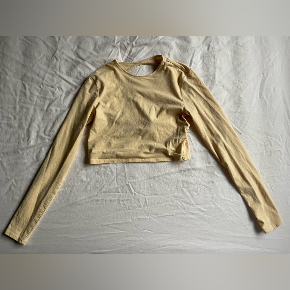 Divided long sleeve crop top